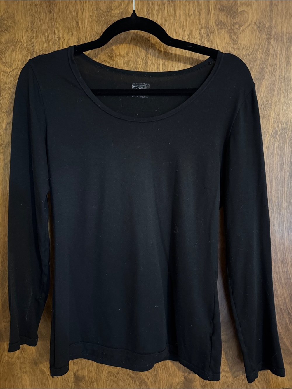 Black Long-Sleeve Scoop Neck Women's Baselayer Top